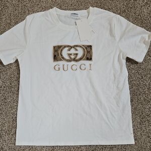G G Cream and Brown Logo T-Shirt Sz M